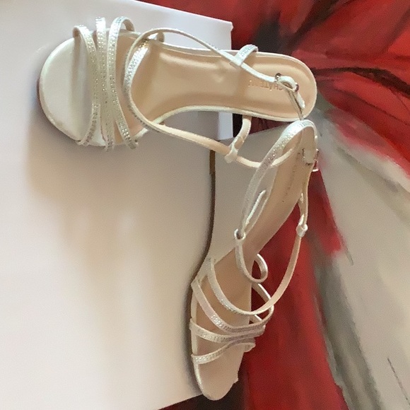 Le chateau, Brand new, never worn, size 9, silver wedge - Picture 3 of 3